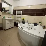 Huge In Old Town For Up To 9 People Apartamento Bucarest