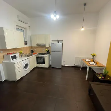 Appartement Huge In Old Town For Up To 9 People