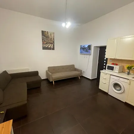 Huge In Old Town For Up To 9 People Bucharest