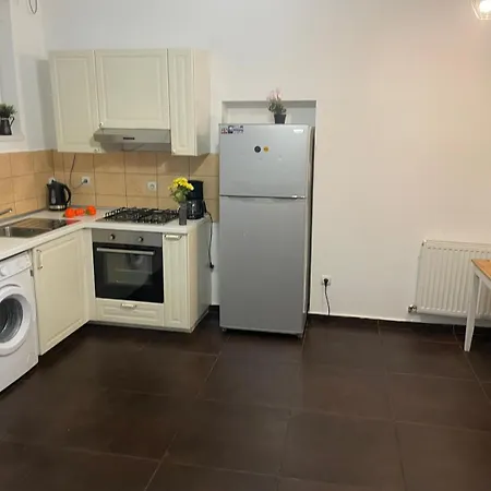 Huge In Old Town For Up To 9 People * Bükreş