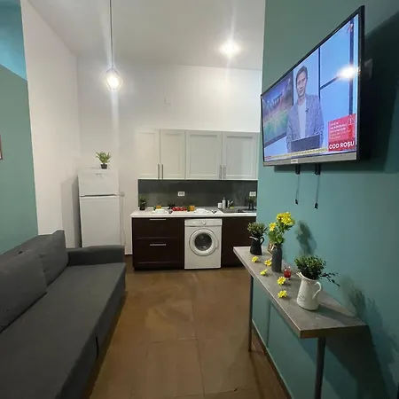 Huge In Old Town For Up To 9 People