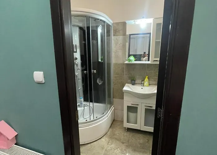 Huge In Old Town For Up To 9 People *