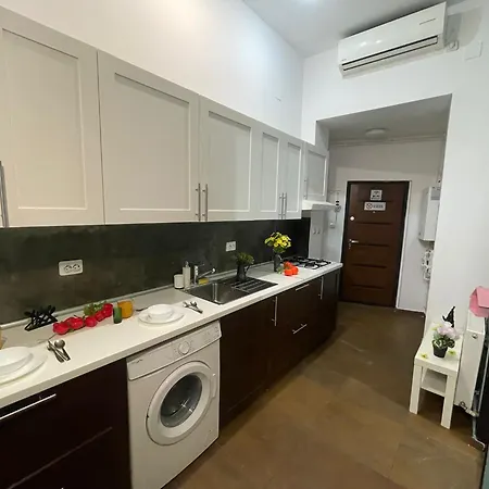 아파트 Huge In Old Town For Up To 9 People *